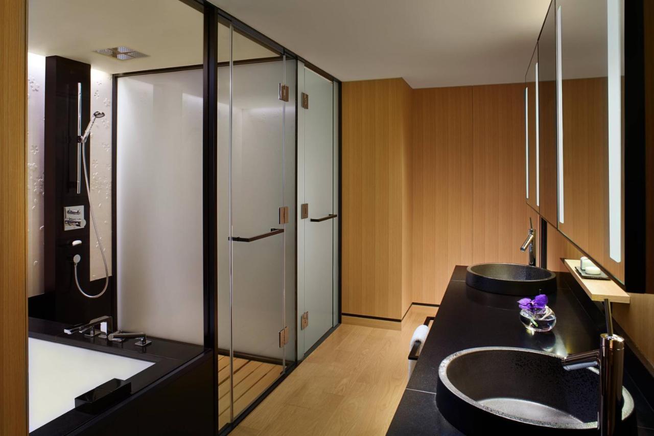 The Ritz-carlton Hotel 5*