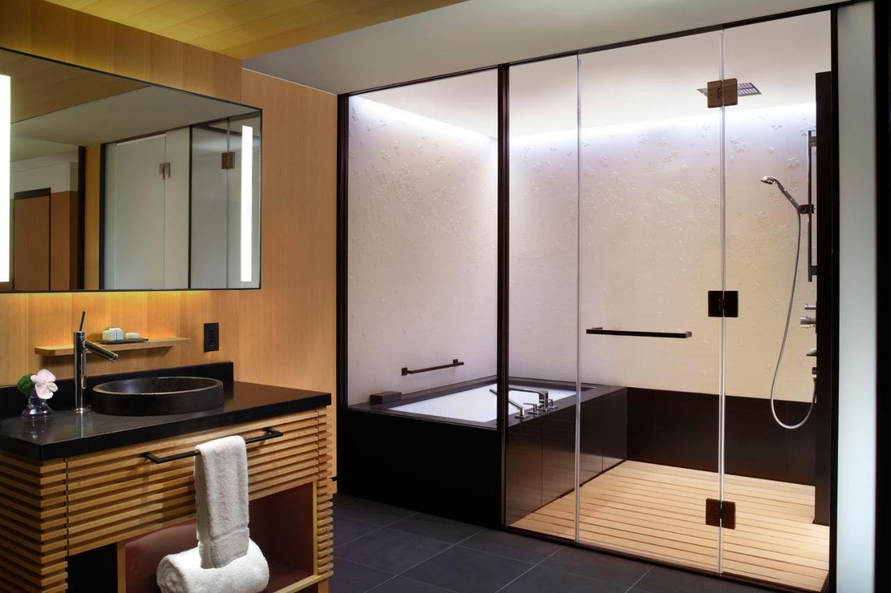 The Ritz-carlton Hotel