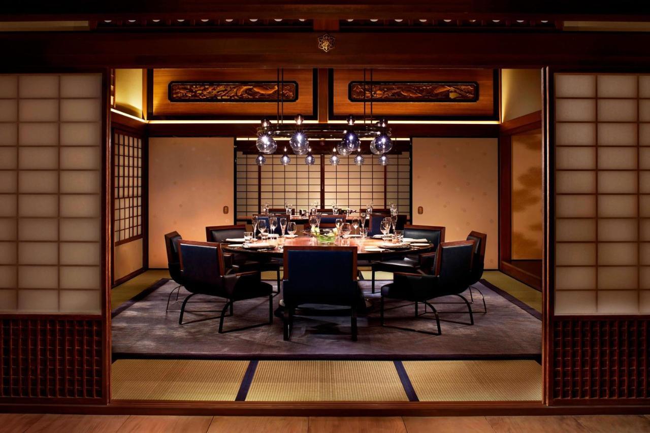 The Ritz-carlton 5*