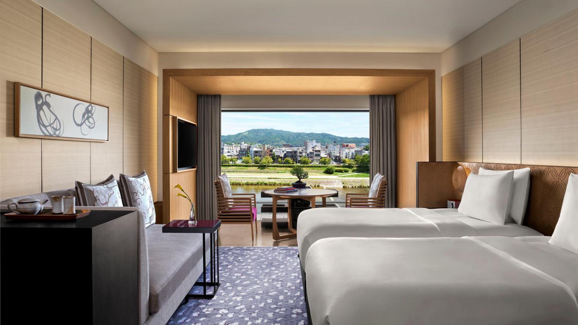 The Ritz-carlton